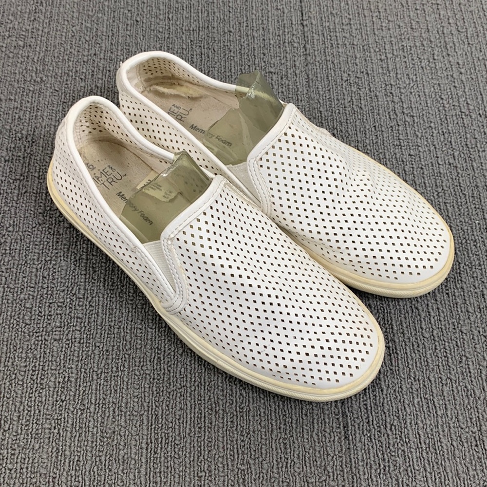 Time and Tru Perforated Slip on Sneakers Womens Size 6 White Faux Leather Flats